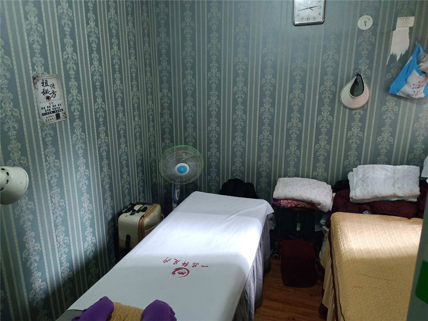 C区90平方十年老店足疗养生馆转让